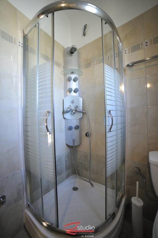 Guesthouse 4 Seasons Arnissa Екстер'єр фото